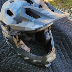 MOUNTAIN BIKE HELMET CONVERTIBLE