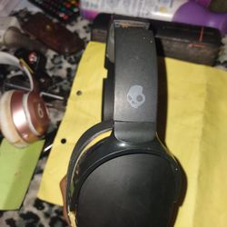 Skull Candy (Over The Ear) Headphones 