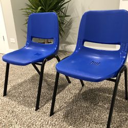 1 KIDS CHAIR