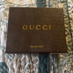 Gucci wallet 