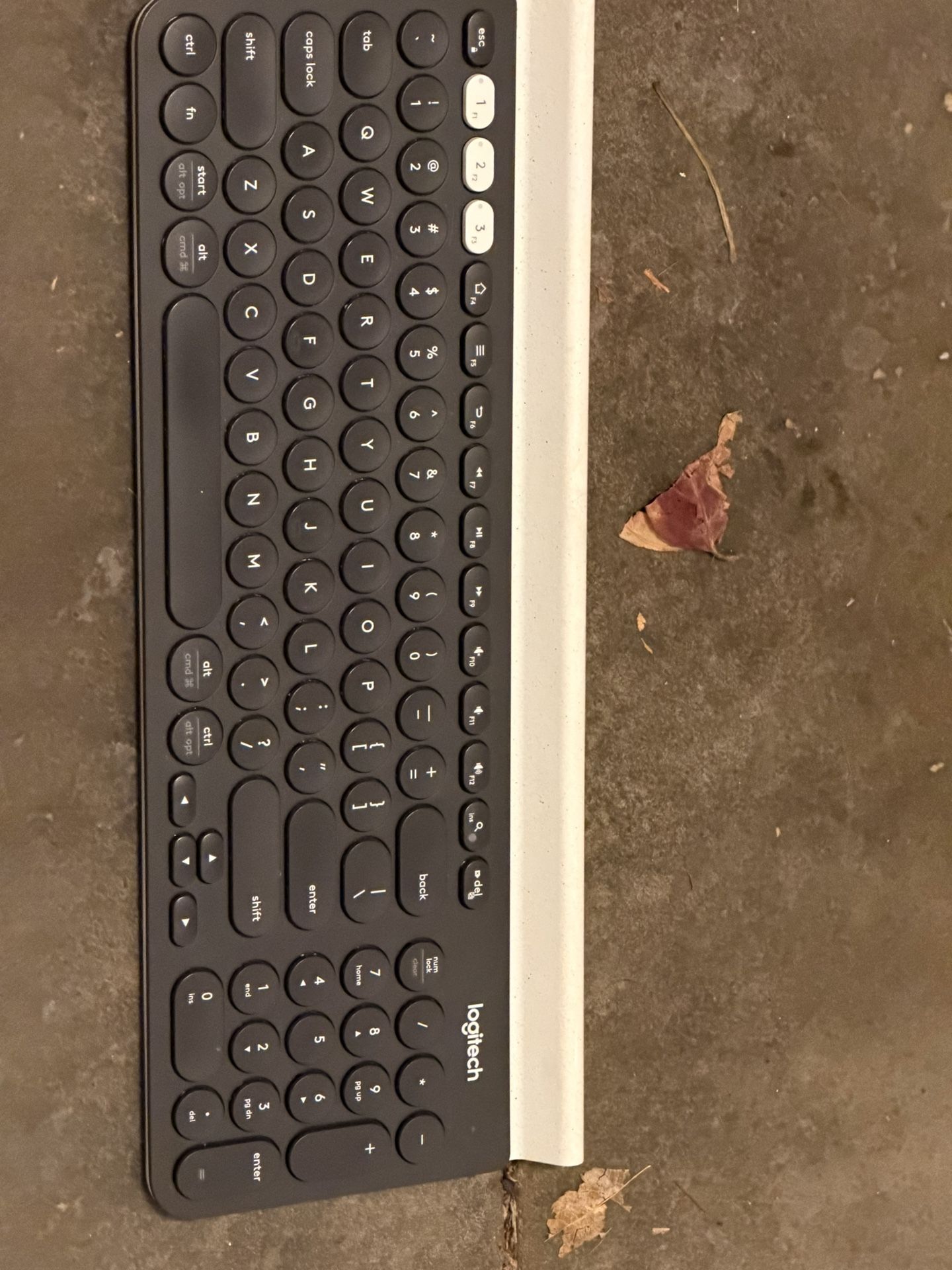 Logitech, Bluetooth Wireless Keyboard