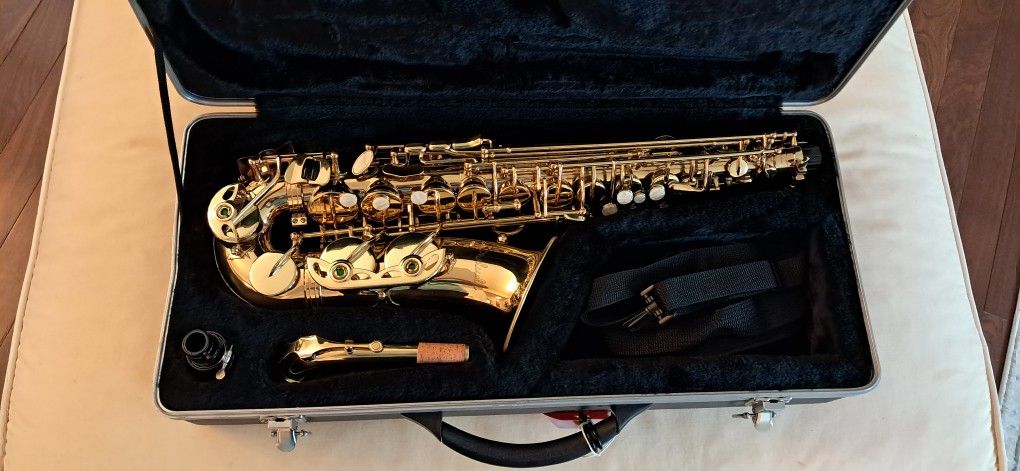 Selmer AS701 Prelude Student Model Alto Saxophone - Gold Lacquer