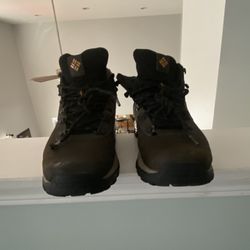 Columbia Boots Explorer Waterproof size 11