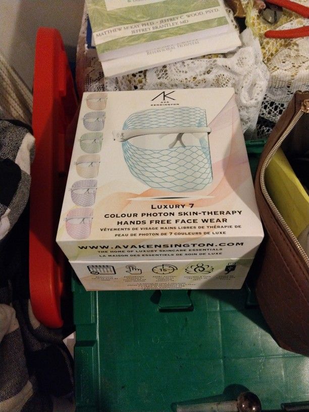 Luxury 7  Colour Photon Skin Therapy
