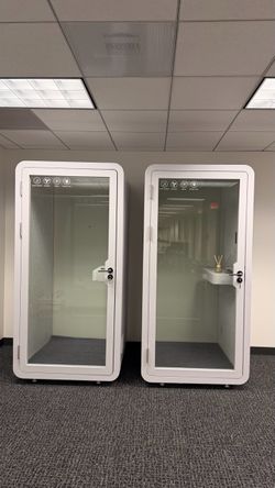 Large Single Person Meeting Pod for Private Calls, Meetings & Focus