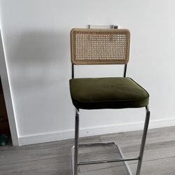 Set of 2 Vintage-Style Bar Stools – Green Seat & Rattan Back
