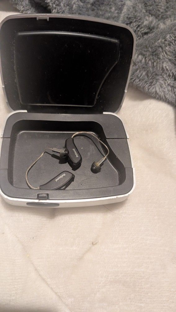 Needs Batteries But Works Perfect