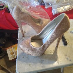blush colored plAtform stilletos  (Paprika)