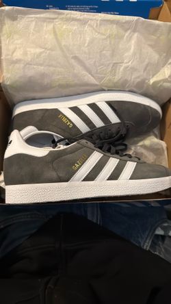 Gazelle adidas gray 8 1/2