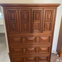 Beautiful Ricardo Lynn & Co 5-Piece Bedroom Set