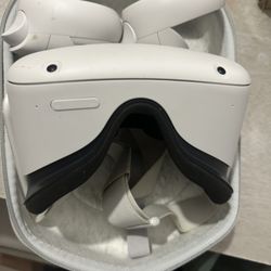 Meta Verse, Meta Quest 2 VR Headset