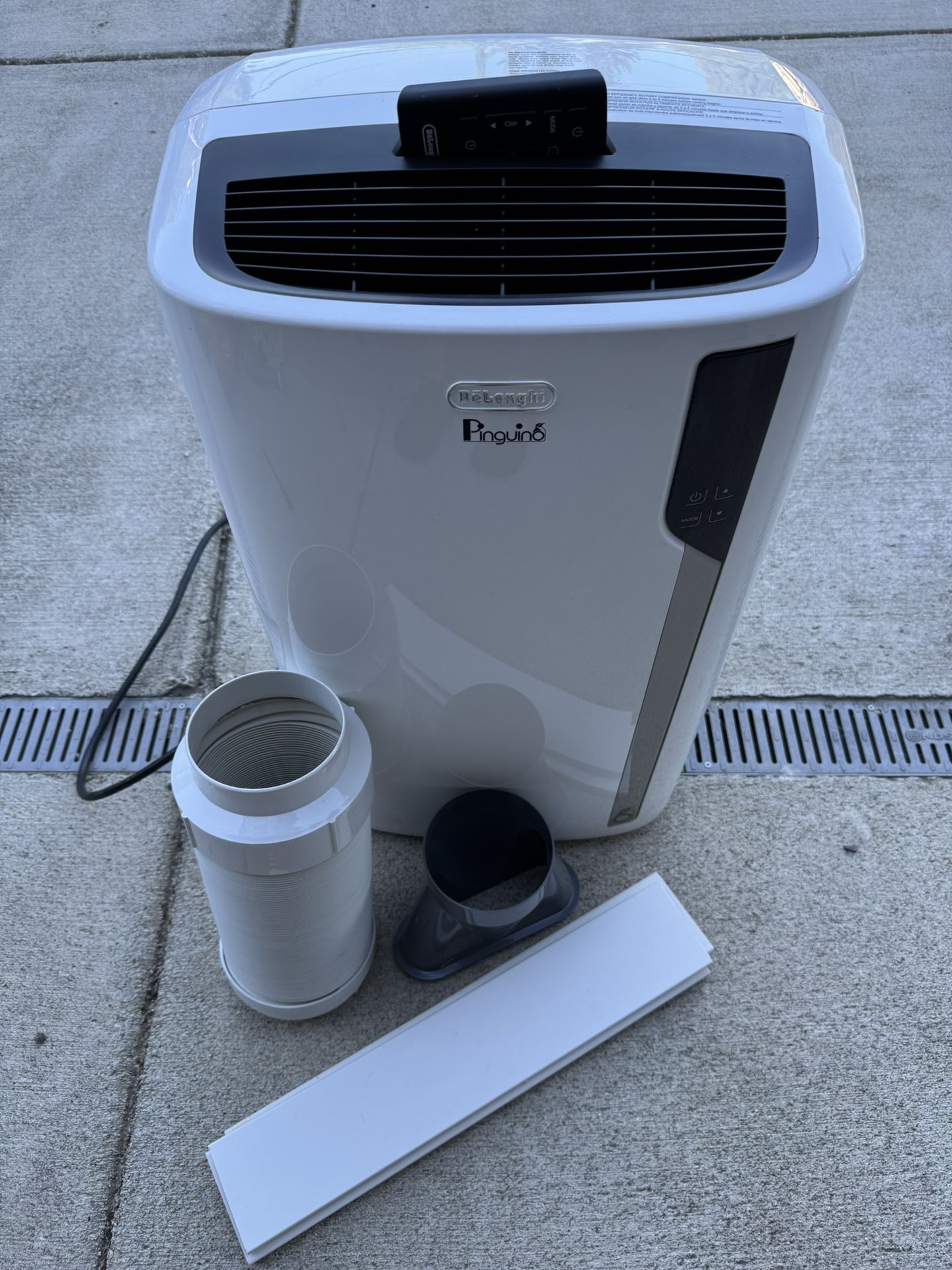 Delonghi AC Unit 12,500BTU