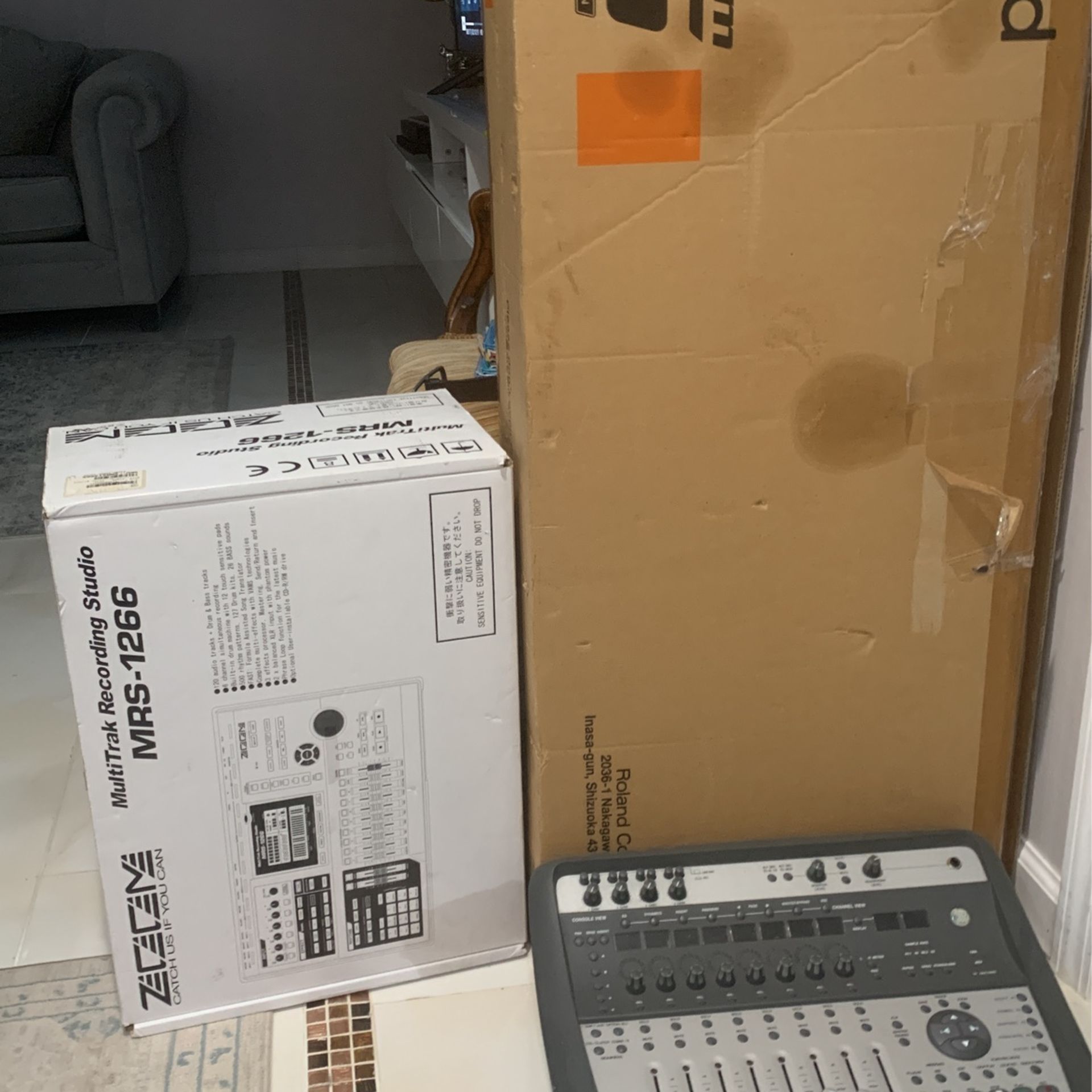 Keyboard Fantom X6 ,zoom Multitrack Recording Studio And Digi 002