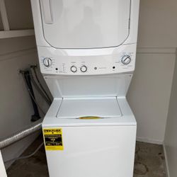 GE electric Stacked Washer And Dryer 