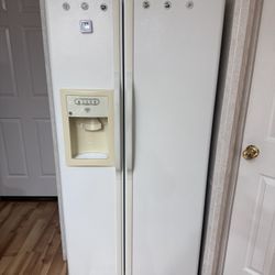 Refrigerator, Stove $ Microwave 