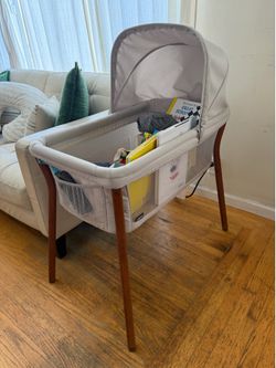 Chico bassinet (gently used)
