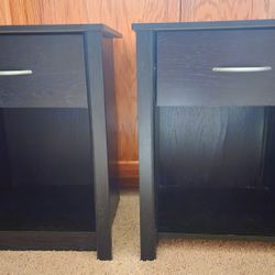 2 Nightstands