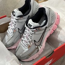 NIKE ZOOM VOMERO 5