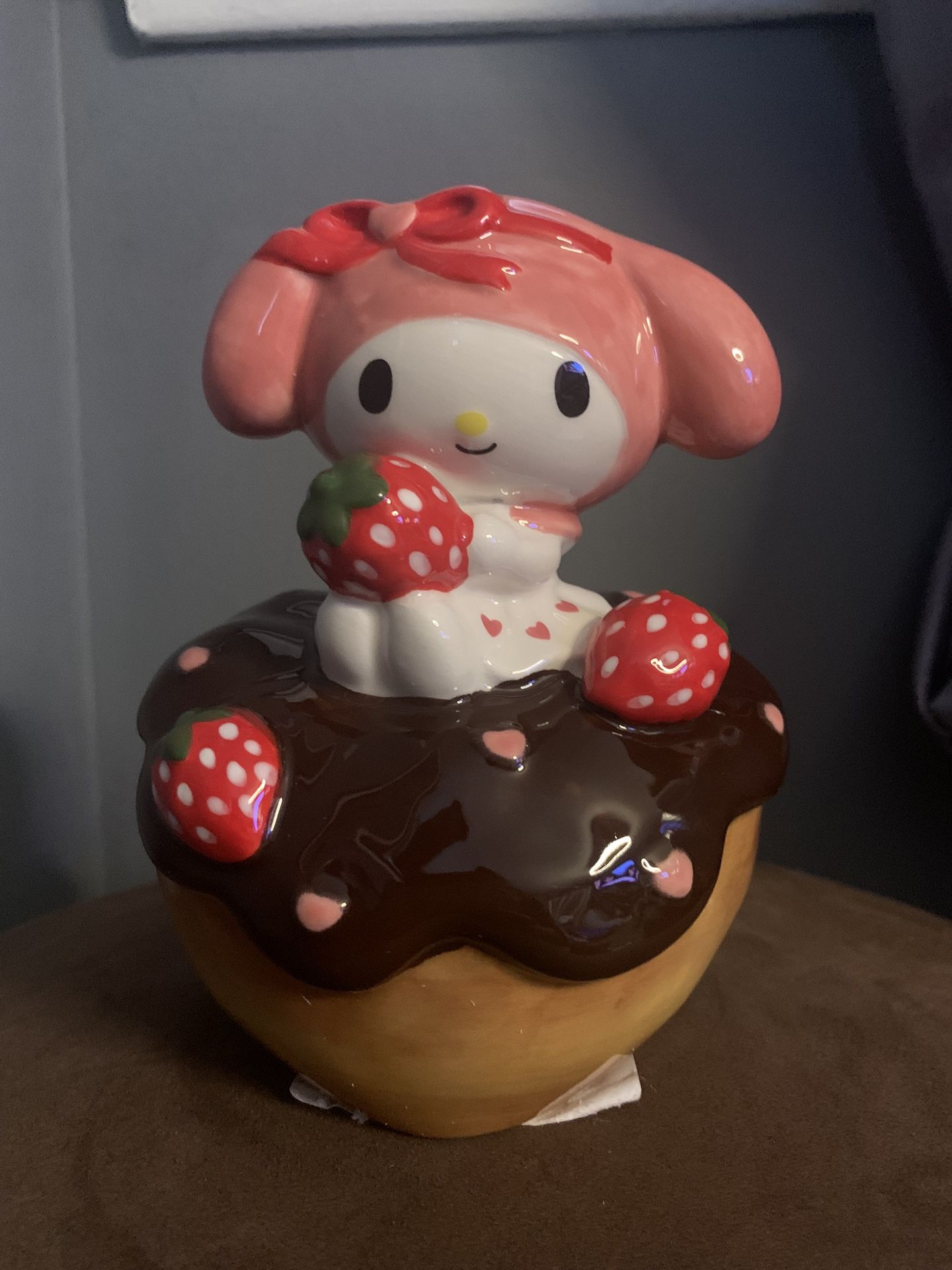 MY MELODY STRAWBERRY DONUT FIGURINE