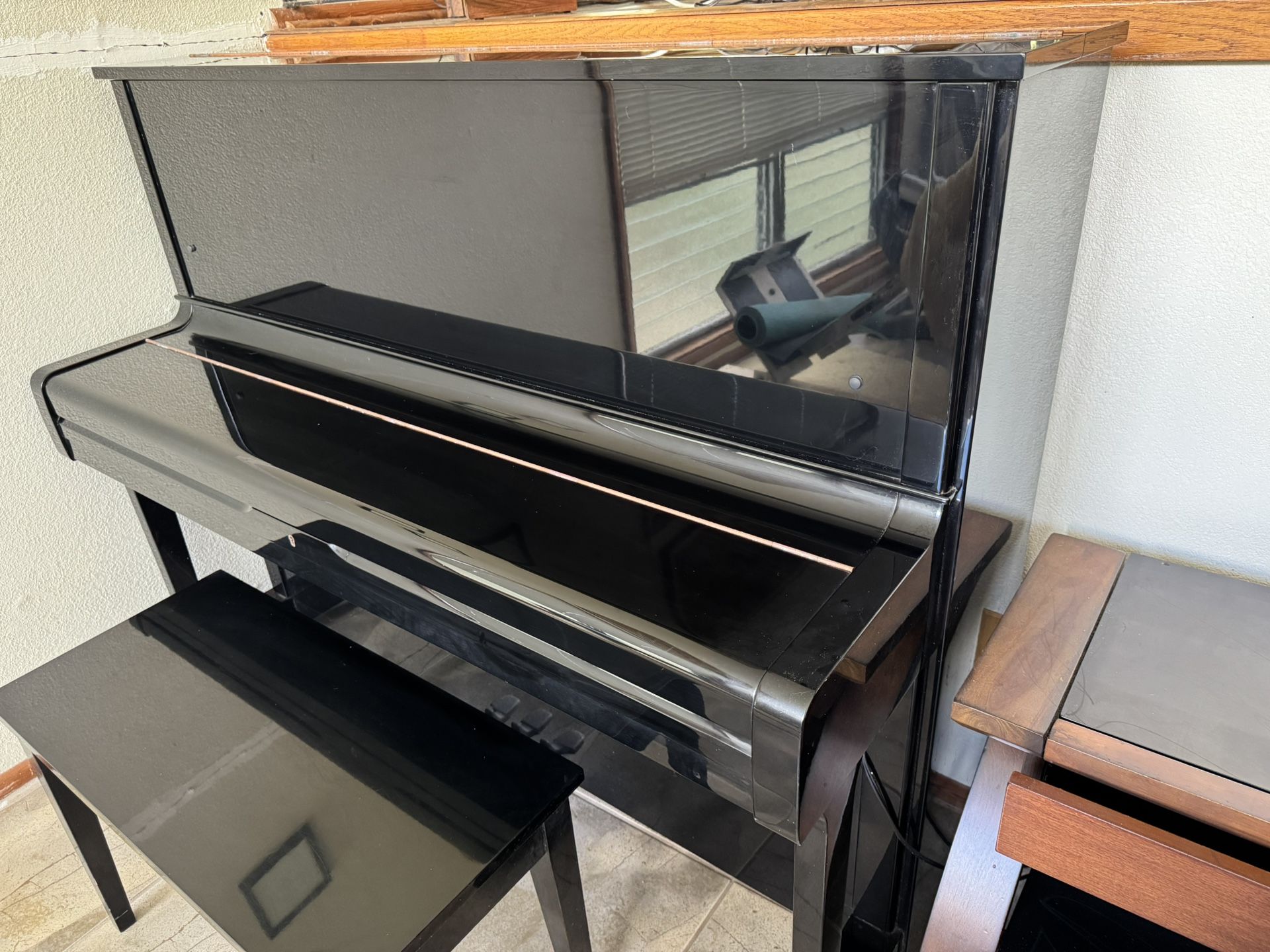 Yamaha Upright Black Lacquer Piano w/bench