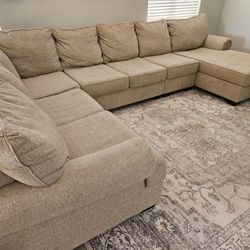 Baceno 4-Piece Sectional Couch with Chaise