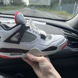 Jordan 4s