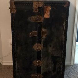 Vintage trunk
