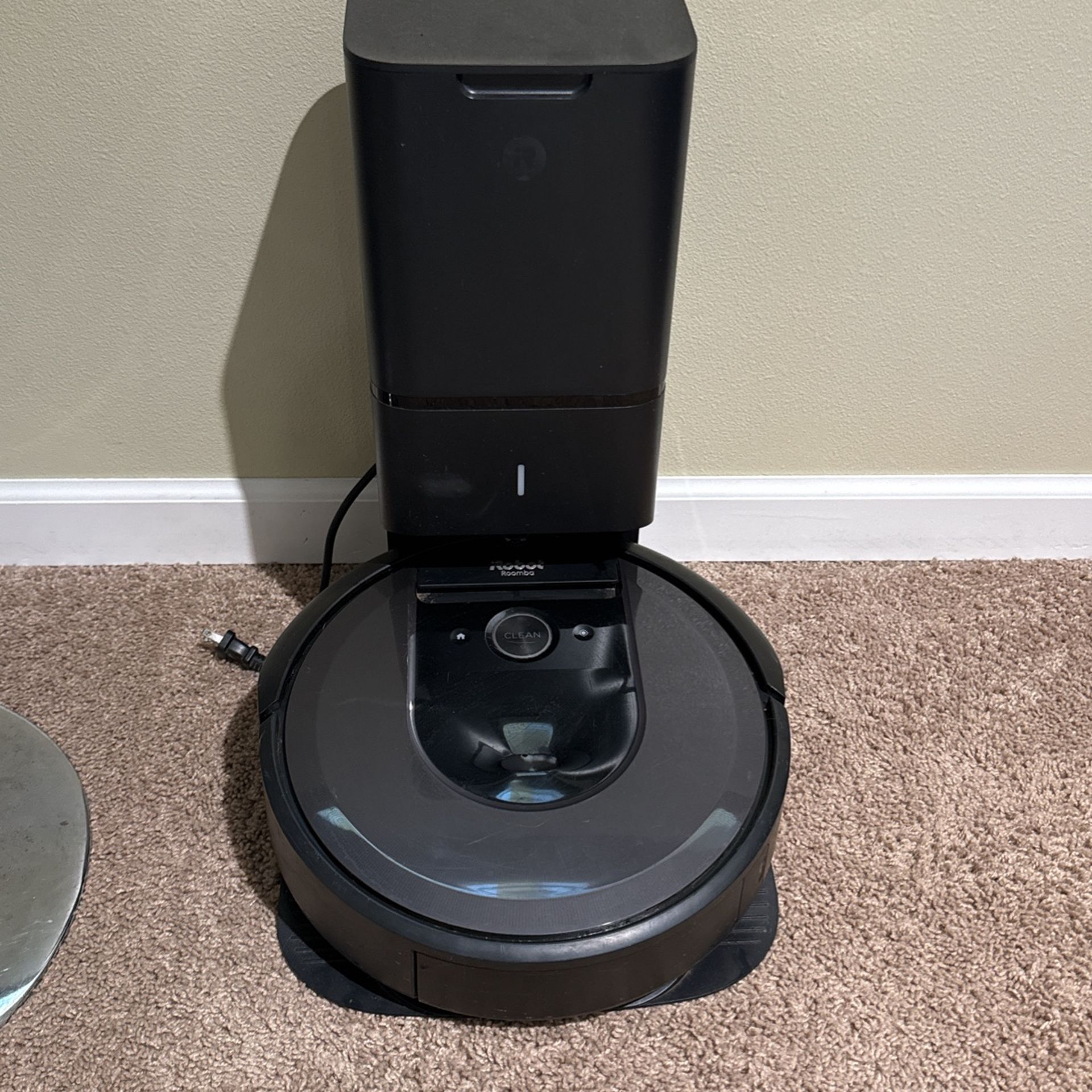 iRobot Roomba I7 With Dust Base