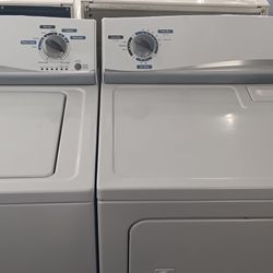 KENMORE WASHER AND GAS DRYER!! FREE WARRANTY!! NEXT DAY DELIVERY AND INSTALLATION AVAILABLE!!