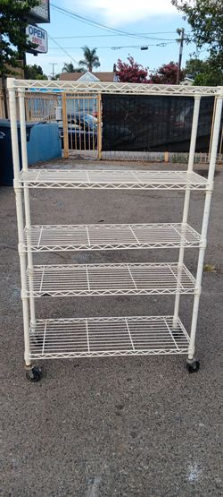 Rack shelves with wheels