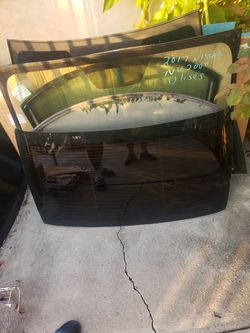 2018 Toyota Camry rear back glass