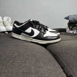 Nike Panda Dunks