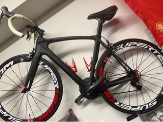 Carbon Fiber Road Bike with Carbon Wheels