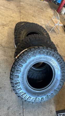 37 1250 17 NITTO RIDGE GRAPPLER 