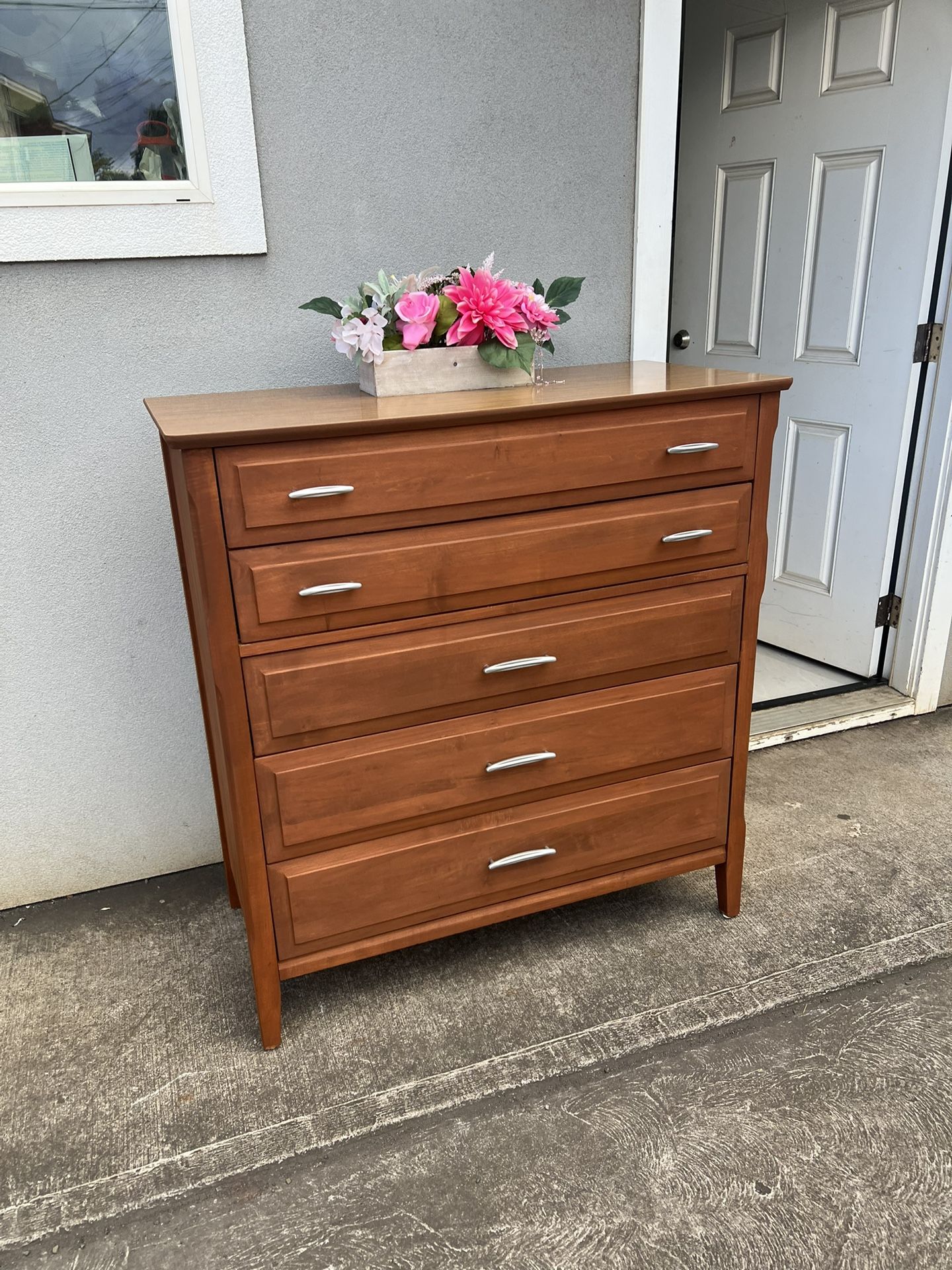 Nice Vintage Mid Century Solid Wood Highboy 5 Drawer Dresser
