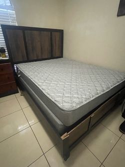 Queen bed