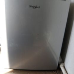 Whirlpool Refrigerator 