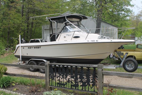 2006 key west 2300 wa walkaround fishing boat