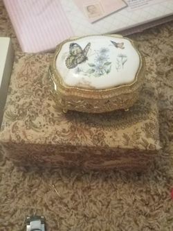 2 jewelry boxes