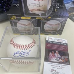 Kevin Gausman Signed Baseball JSA Authenticated + Baseball Display Cases