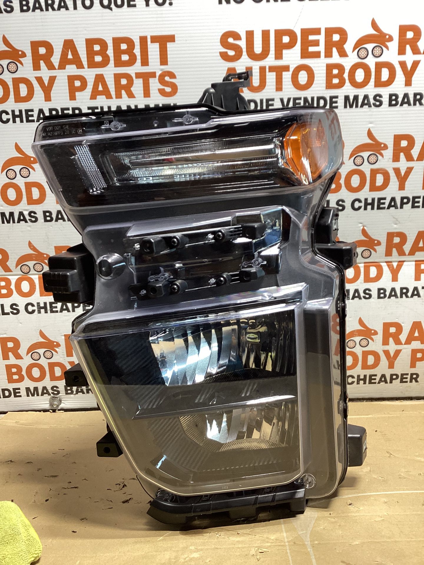 2020 Silverado HD Headlight Driver Halogen Original OEM 🔥2024