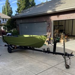 Fishing Boat w/ Trailer and Motor