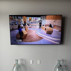 65 Inch Ultra Thin Flat Screen Smart TV, Samsung 5K High Definition! 