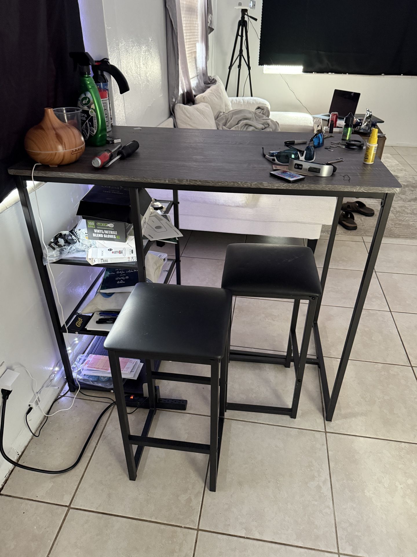 Bar table and 2 chairs