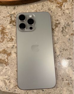 Apple iPhone 15 Pro max Titanium