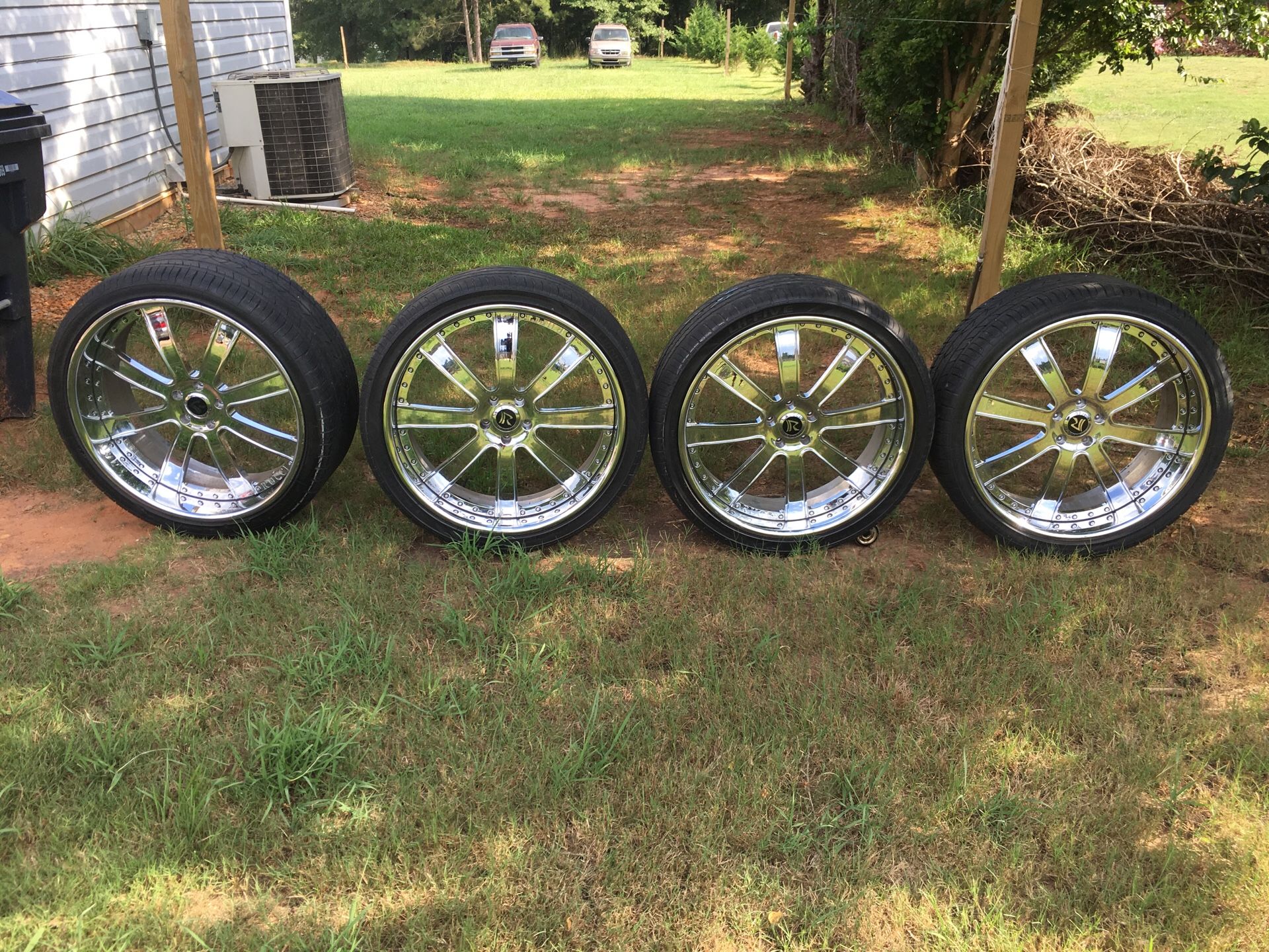 ( RUCCI 24” CHROMES RIMS ) Bolt Pattern 5x120 Tires Size 295/30 R 25/ ...