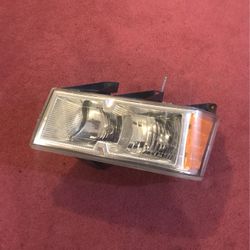 2004-2005-2006-2007-2008-2009 Chevy Colorado Headligth Driver Side