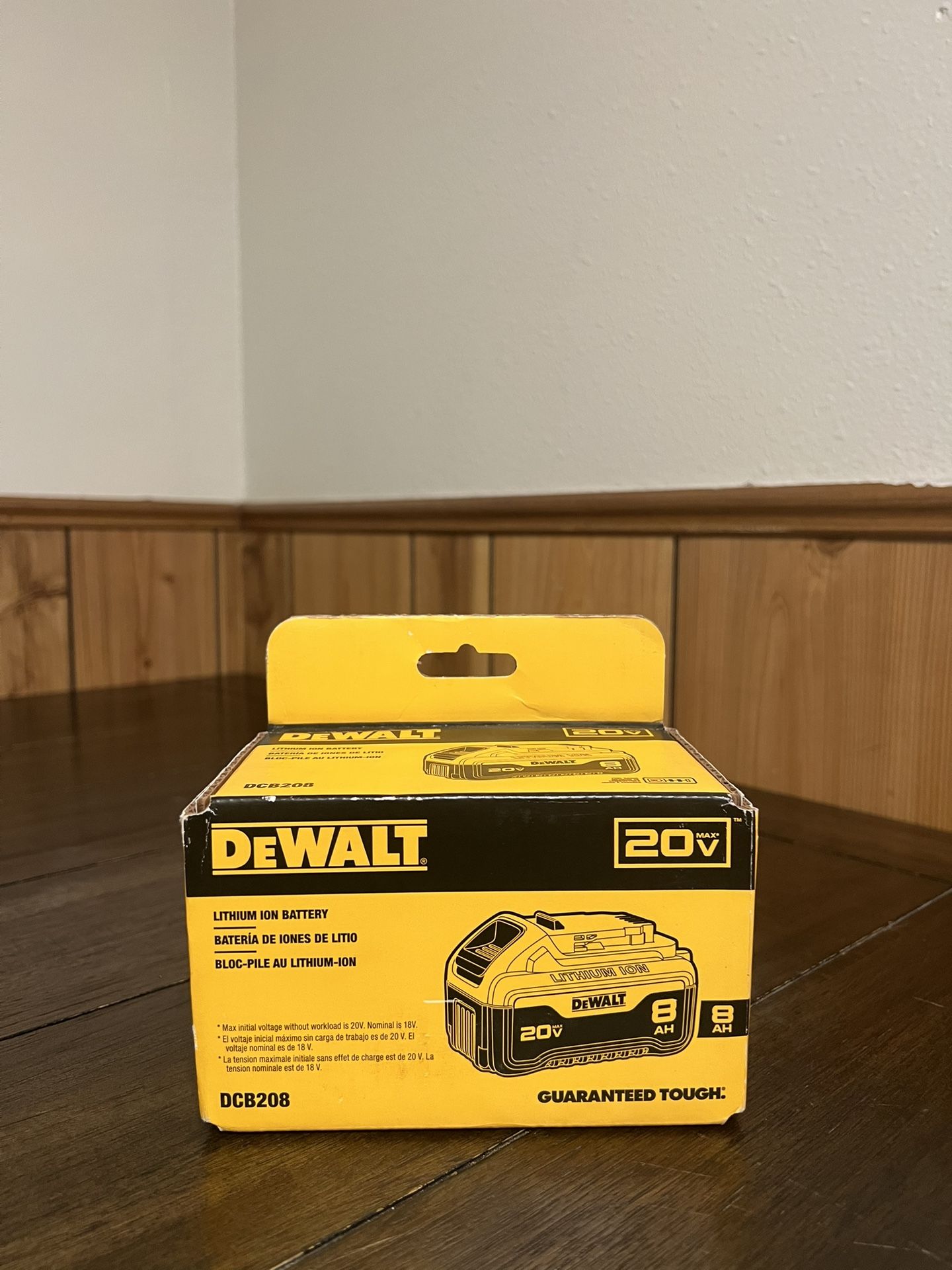 DEWALT 20V (8Ah Battery)