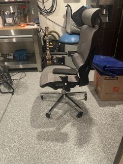 Desk chair