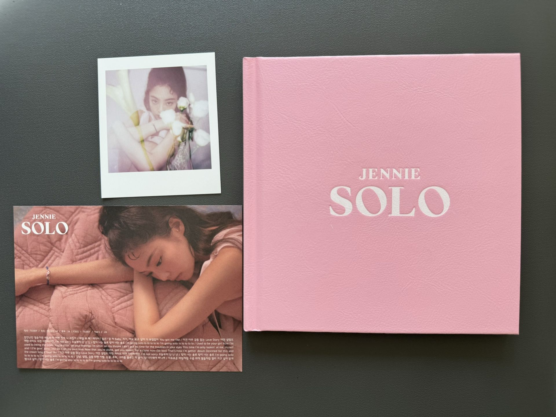 BLACKPINK Jennie Solo Photobook + CD